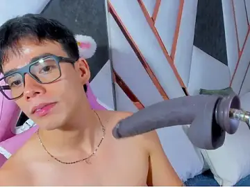 Stripchat Live Sex of Alejandro_karter18