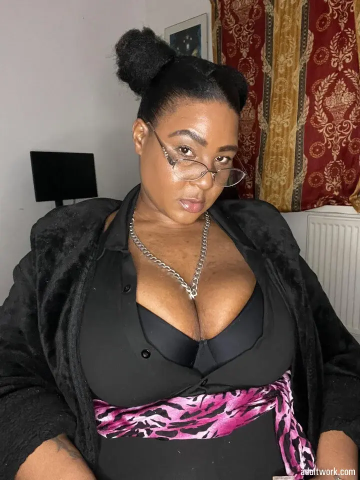 CurvySashia