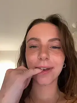 Stripchat Sex Cam of Cherry-Bean