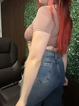 Stripchat Watch Live Sex Cams of Karen18_boobs