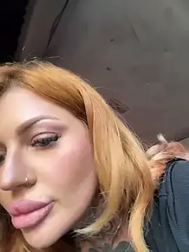 Stripchat Live Sex Cam of krysstal003