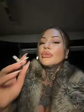 Stripchat Live Porn of krysstal003