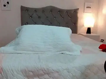 Stripchat Adult Webcam of lunalovedoll_
