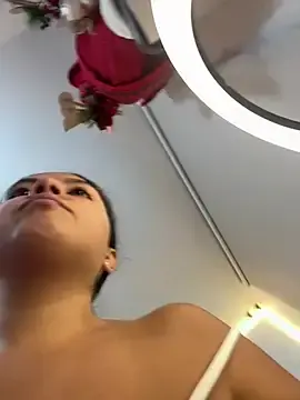 Stripchat Live Sex Cam of Nathcurly_
