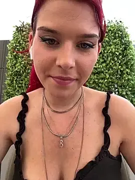 Stripchat Nude Webcam of RiriRoseey