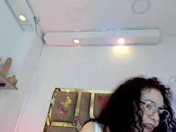 Stripchat Free Live Porn of agatha_ross26