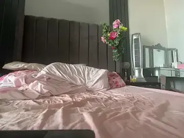 Stripchat Free Porn Cam of BlondieBarbieBabe