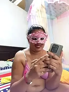 Stripchat Adult Video Chat of LunaCeylon