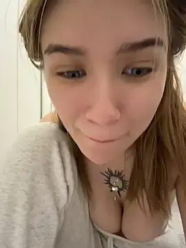 Stripchat Live Porn of FlashTitsRoyal