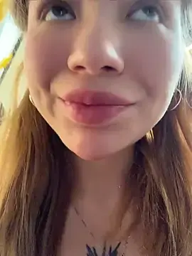 Stripchat Nude Webcam of FlashTitsRoyal
