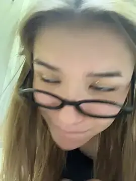Stripchat Sex Cam of FlashTitsRoyal