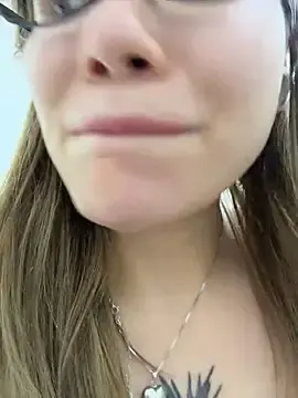 Stripchat Sex Cam of FlashTitsRoyal