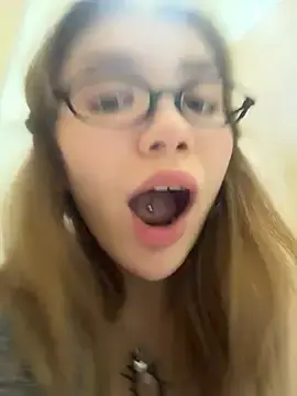 Stripchat Sex Cam of FlashTitsRoyal