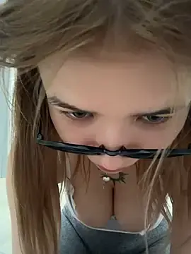 Stripchat Free Live Porn of FlashTitsRoyal