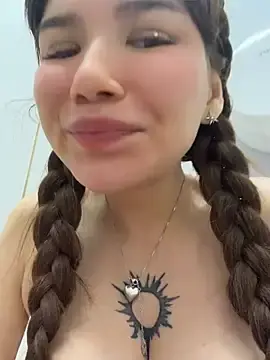 Stripchat Live Sex of FlashTitsRoyal