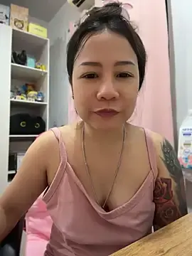 Stripchat Free Porn Cam of LINDA_HD