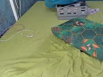 Stripchat Free Porn Cam of RedAssHottie