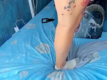 Stripchat Free Porn Cam of RedAssHottie