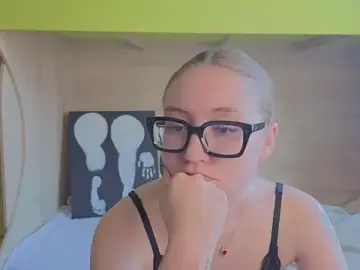 Stripchat Sex Chat of _kitti_meow_