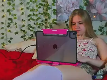 Stripchat Live Porn of CUMMING_BABY