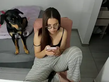 Stripchat Sex Cam of Greciaruiz_