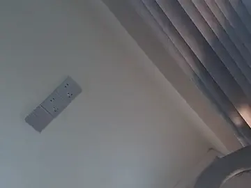 Stripchat Nude Webcam of Krismil3