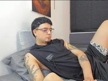 Stripchat Best Webcam of alejandro_calderon1