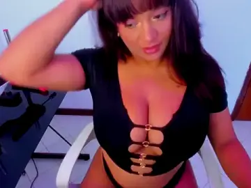 Stripchat Free Live Porn of sofialove__