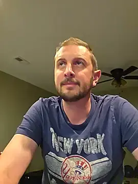 Stripchat Live Sex of MrMechanic40