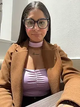 Stripchat Sex Cam of charlotte_stevenss_