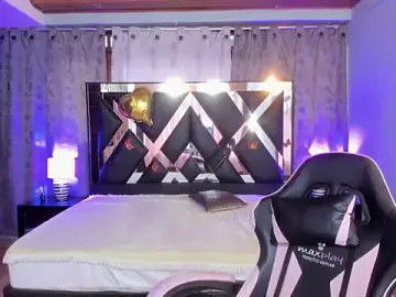 Stripchat Free Live Porn of Linda4Petite