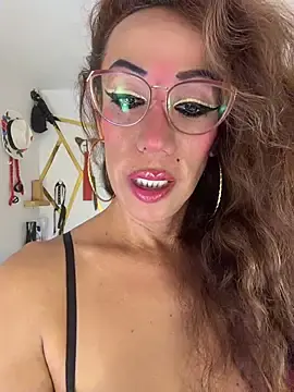Stripchat Live Sex of YOURSDEBORA