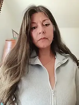 Stripchat Live Sex Cam of emma_tour