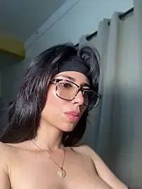 Stripchat Free Live Porn of AlmaSajor_