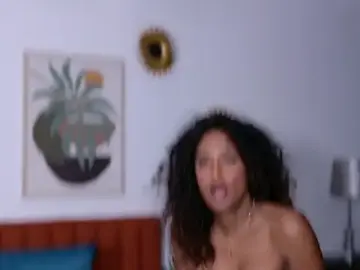 Stripchat Adult Video Chat of ShanialaFrancaise