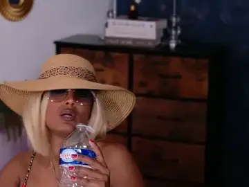 Stripchat Live Sex of ShanialaFrancaise