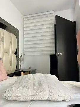 Stripchat Live Sex Cam of ALISSON_FOXXX1