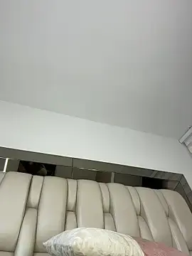 Stripchat Free Porn Cam of ALISSON_FOXXX1