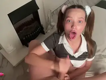 Stripchat Sex Cam of VIKITOMMY