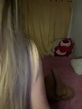 Stripchat Free Live Porn of MiaWhitePink_