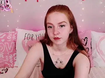Stripchat Adult Webcam of Evarey_