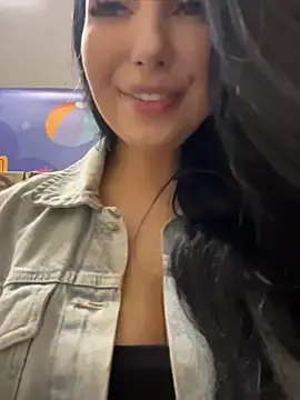 Stripchat Adult Webcams of Tisha_Busty