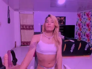 Stripchat Live Sex Cam of aria_rouss