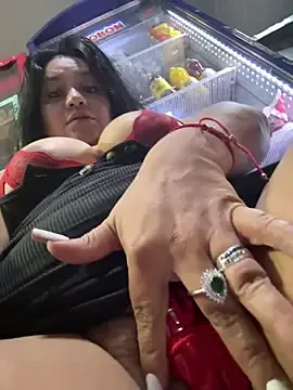 Stripchat Free Live Porn of Indira_Nahali1