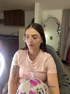 Stripchat Adult Video Chat of Twyla_Thar