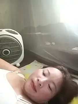 Stripchat Sex Cam of Cumhots111