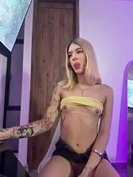 Stripchat Free Porn Cam of Courtney_gonet