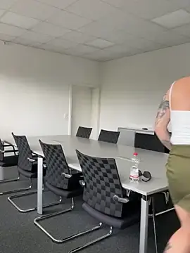 Stripchat Adult Webcam of Etwas_neugierig