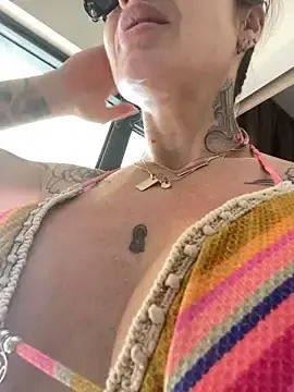 Stripchat Live Sex Cam of Etwas_neugierig