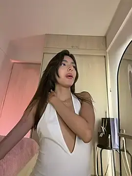 Stripchat Watch Live Sex Cams of ZaraLuuv